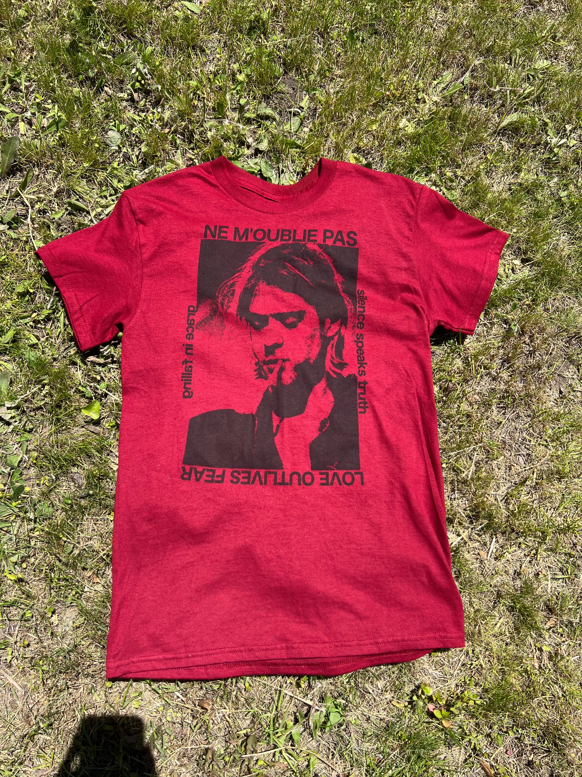 burgundy “kurt cobain" shirt